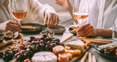 Wein- und Käseverkostung auf dem Canal du Midi